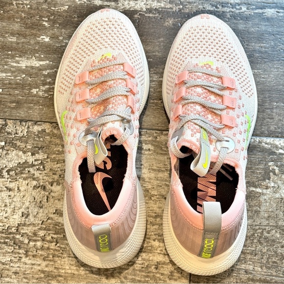Nike React Escape Run Flyknit Running Shoes Womens Size 9 DC4269-101 - Picture 5 of 10